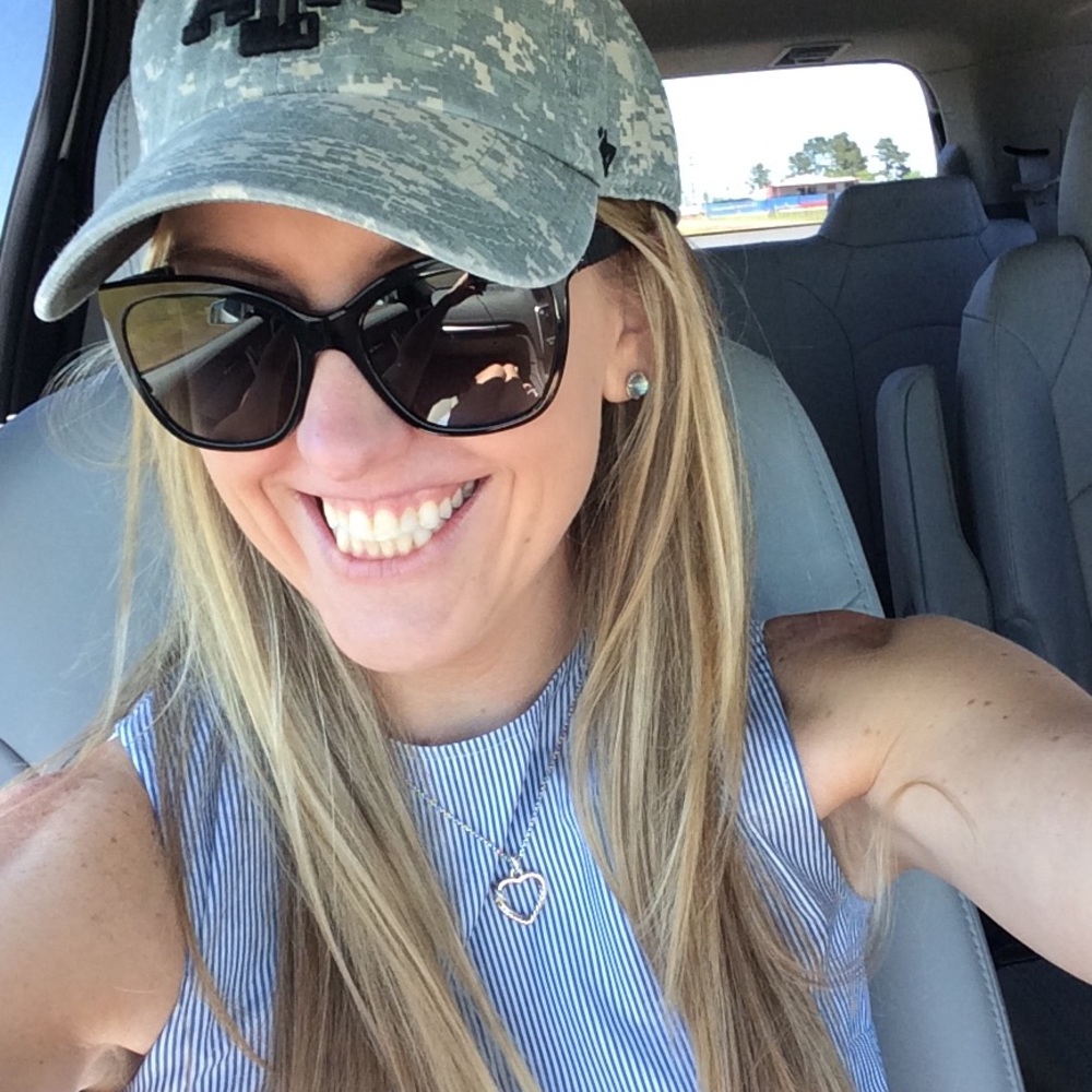 Meet your Posher, Kelly